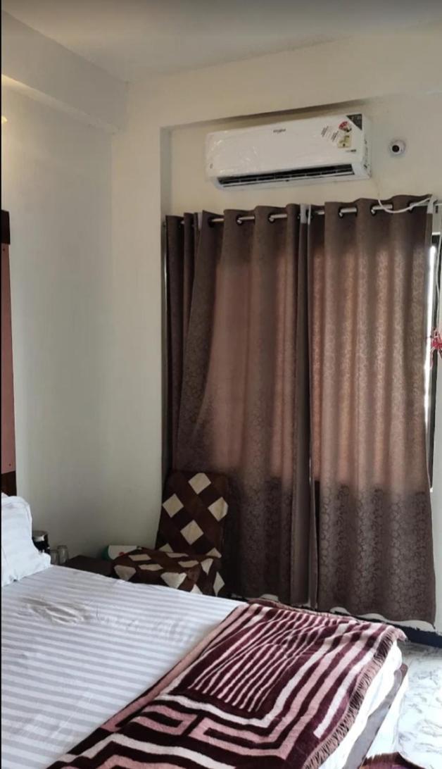 Hotel Malhotra Palace Ujjain Exterior photo